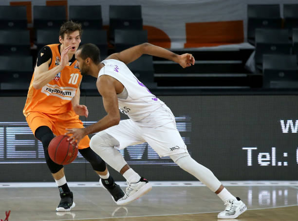 莱奥尼虽然 莱奥尼虽然