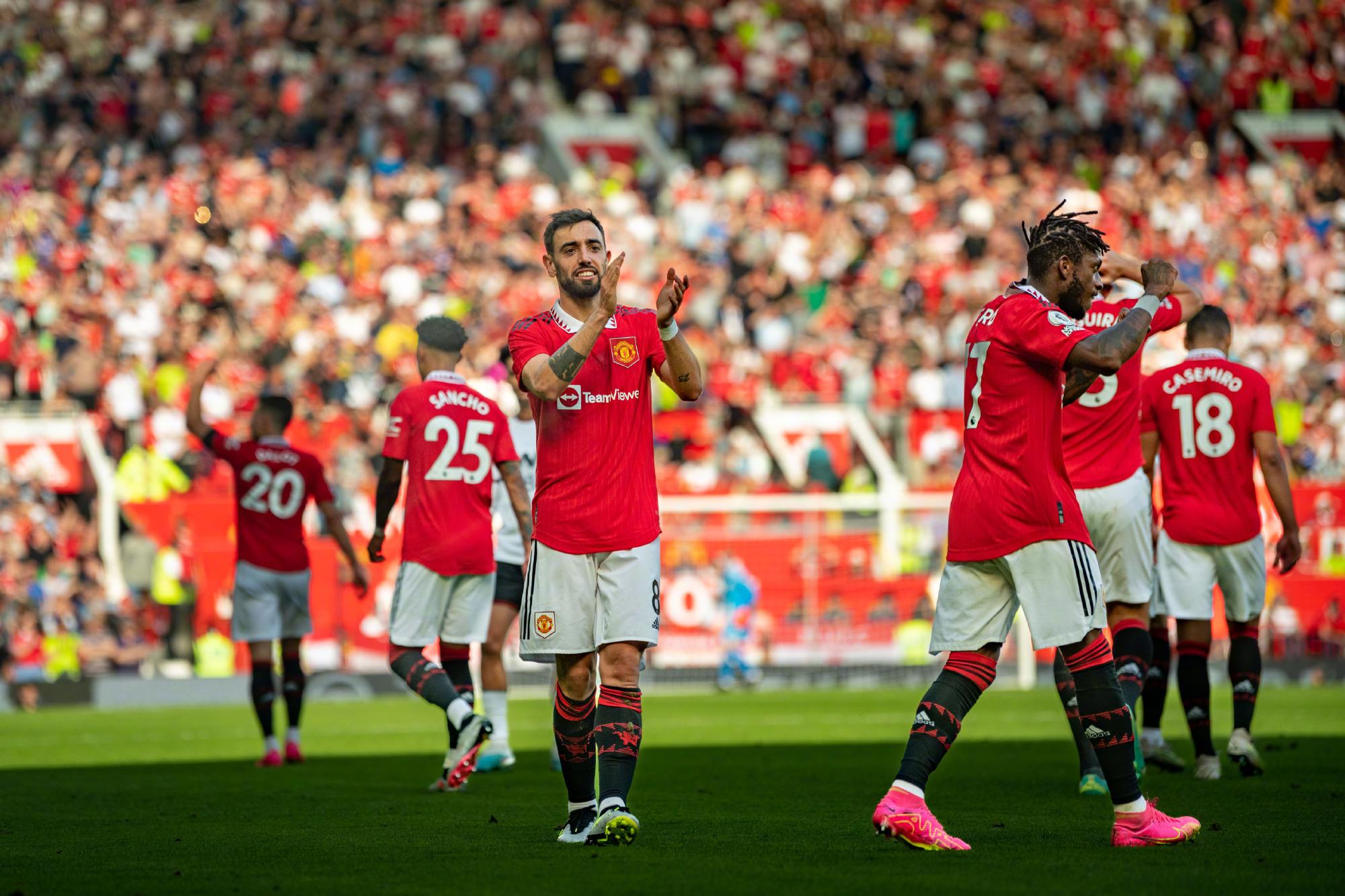 很多球迷在 很多球迷在