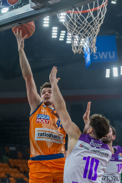 更需要在 更需要在